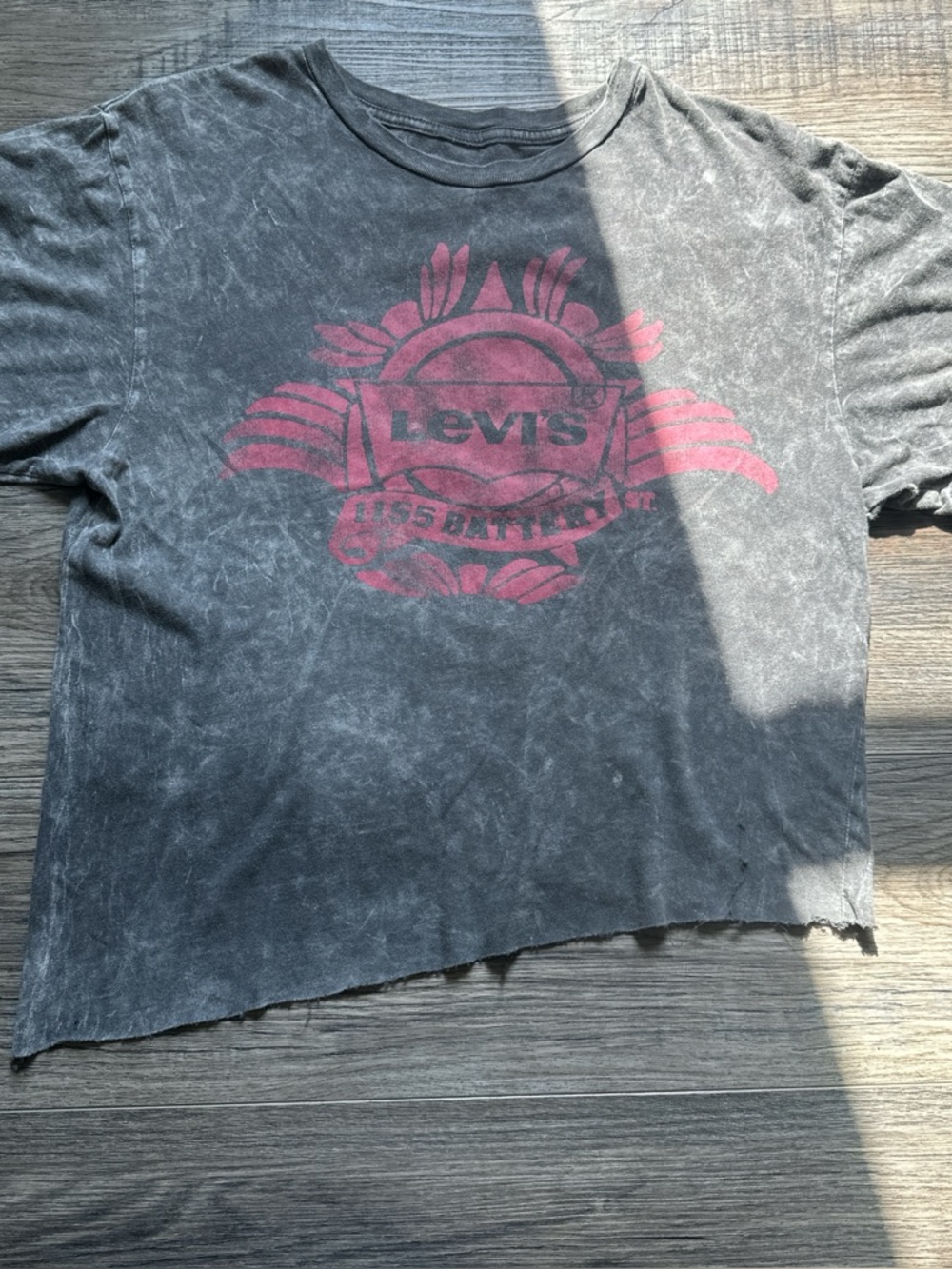 Levi’s acid wash tee